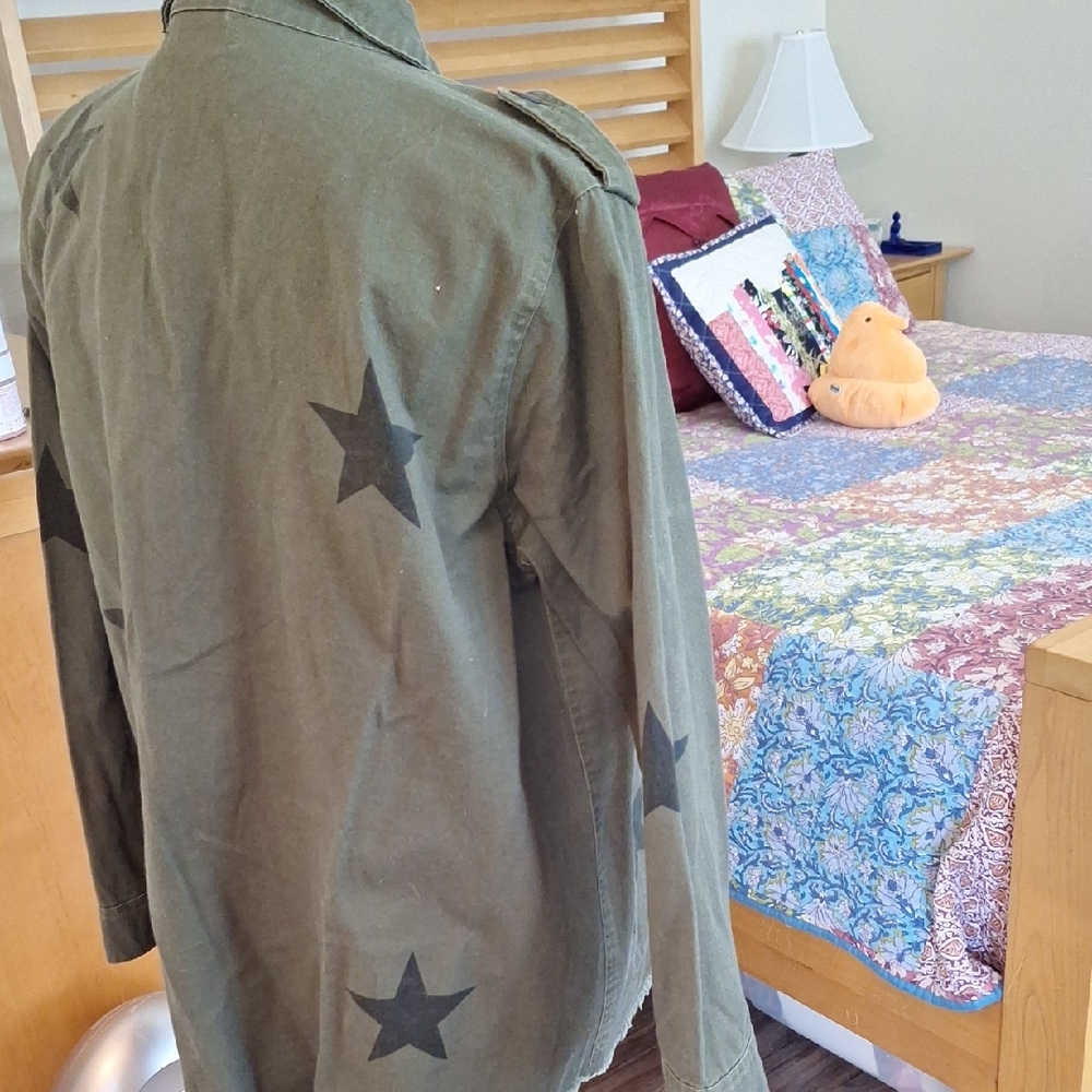 Women's Olive Star-Print Military Field Jacket - Picture 6 of 7
